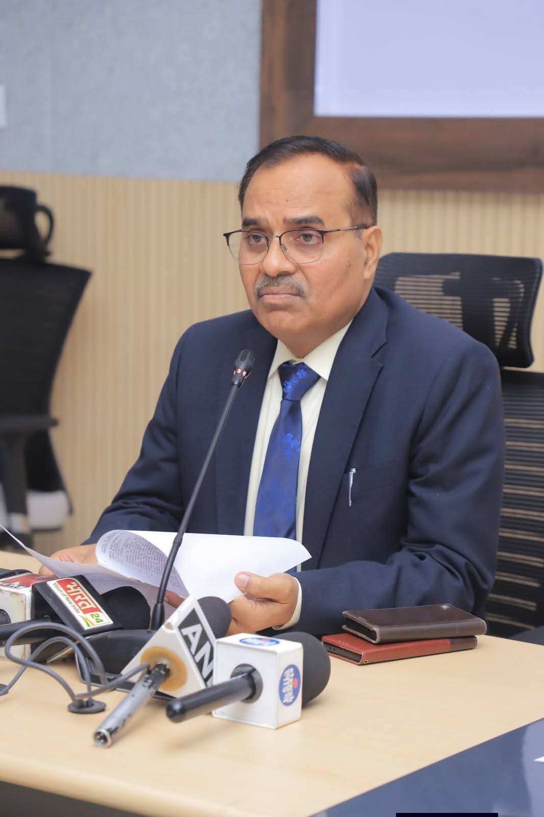 डीएम इटावा शुभ्रांत शुक्ला जी का सराहनीय कदम #इटावा के चौराहे होंगे जगमग