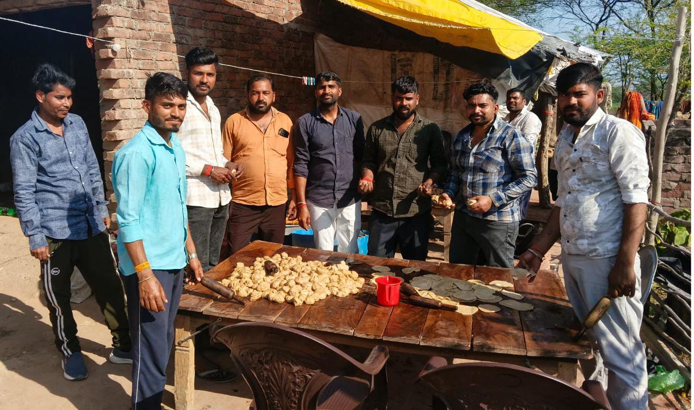 बैजूपुरवा गांव में धूमधाम से हुआ श्रीमद् भागवत कथा समापन एवं भंडारा आयोजन