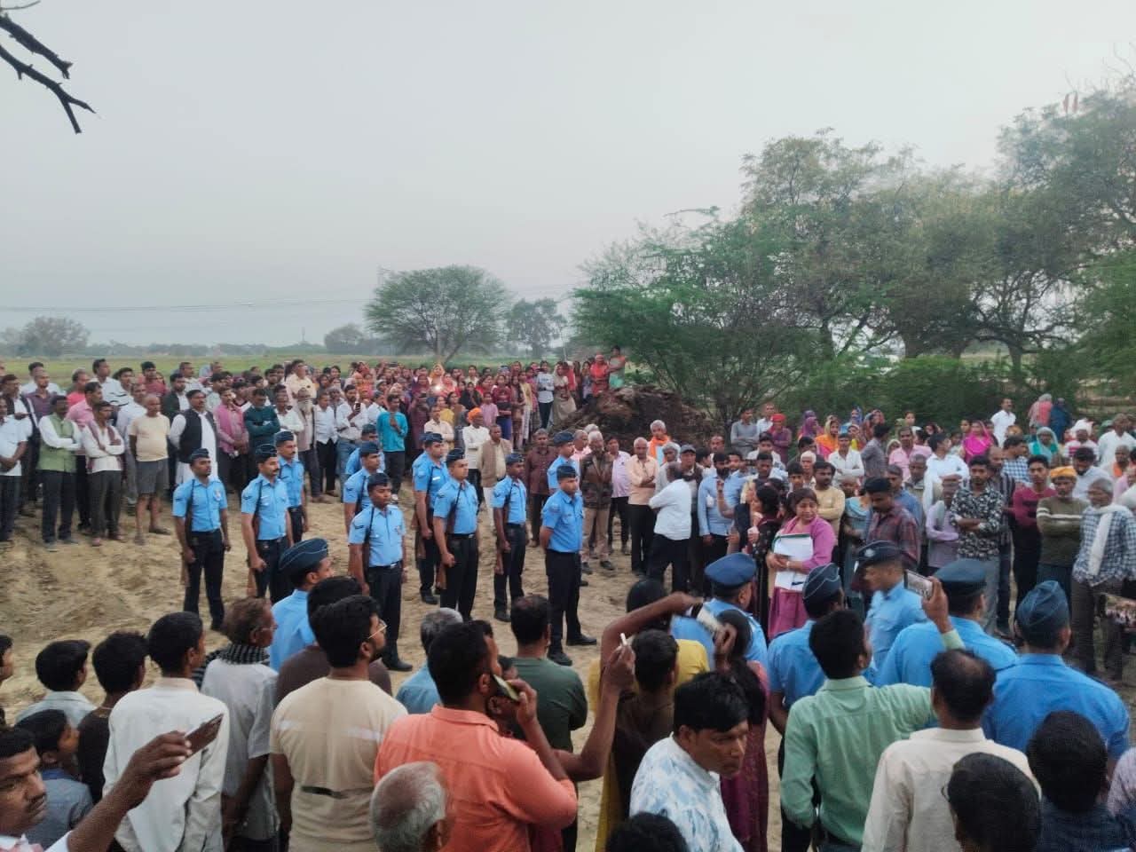 देश के वीर सपूत विवेक सचान पंचतत्व में विलीन, राजकीय सम्मान के साथ नम आंखों से दी गई विदाई