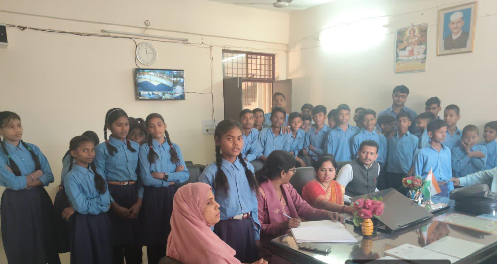 दिव्यांग छात्रों का हुआ स्वास्थ्य परीक्षण