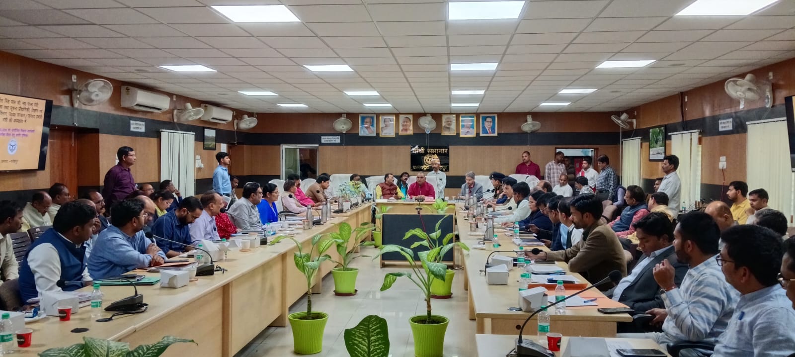 जनपद विकास और कानून व्यवस्था पर उच्चस्तरीय मंथन, अधिकारियों को मिले सख्त निर्देश