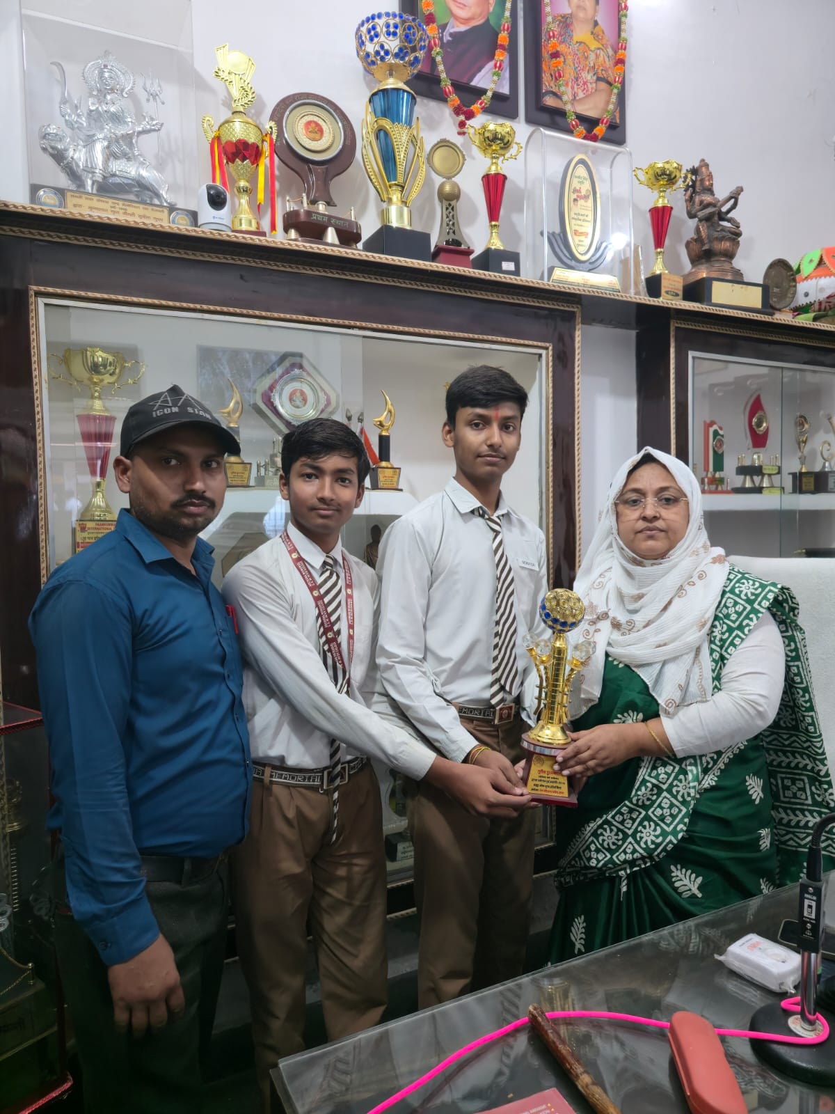 अर्चना के छात्रों ने अनूठा विज्ञान प्रोजेक्ट प्लांट हेल्थ रीडर बनाया