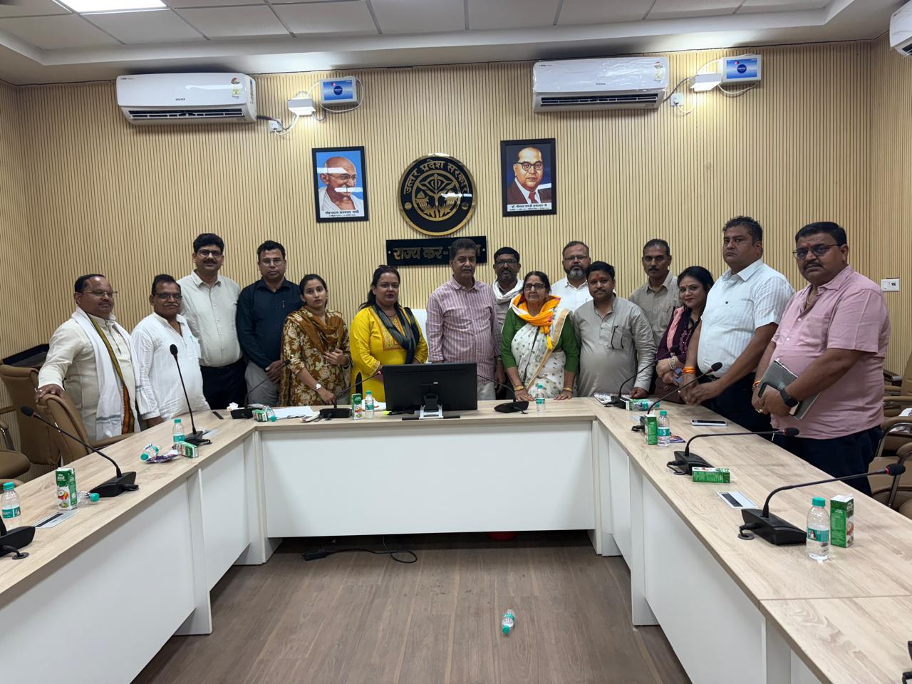 व्यापारियों की समस्याओं का समाधान प्राथमिकता पर कराया जाए