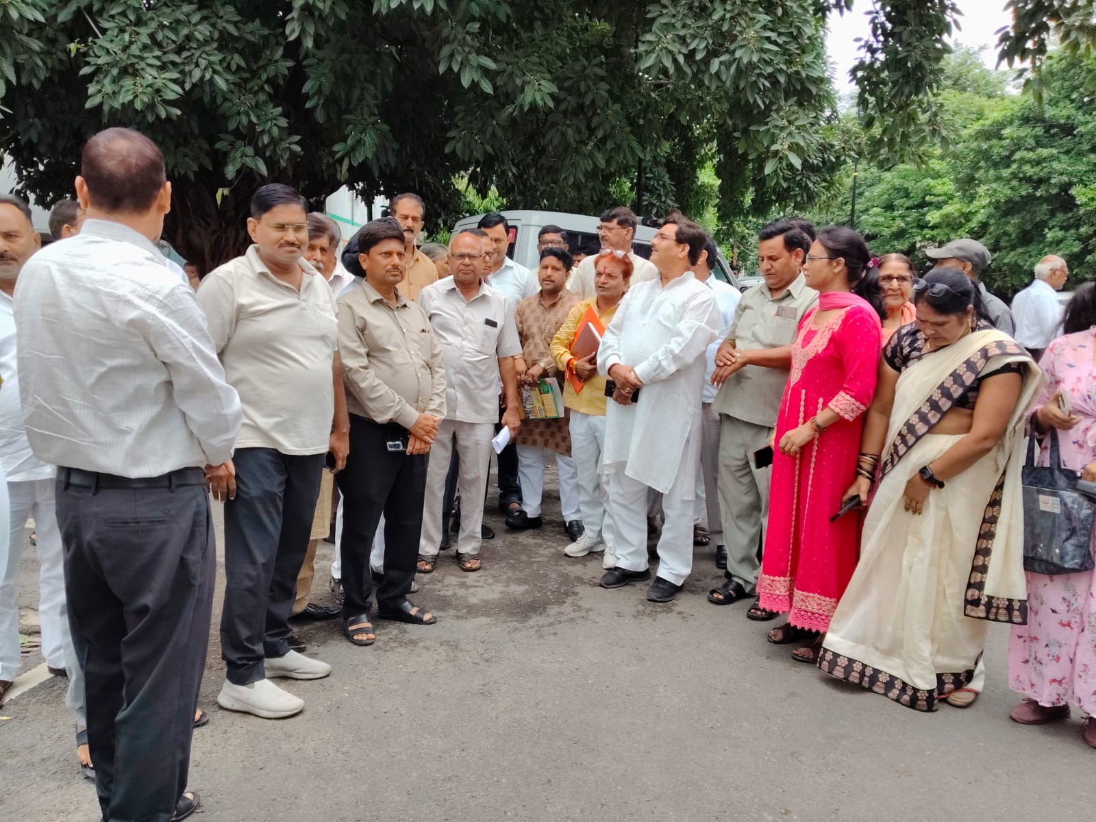 व्यापारी सुरक्षा प्रकोष्ठ बैठक का व्यापारियों ने बहिष्कार किया