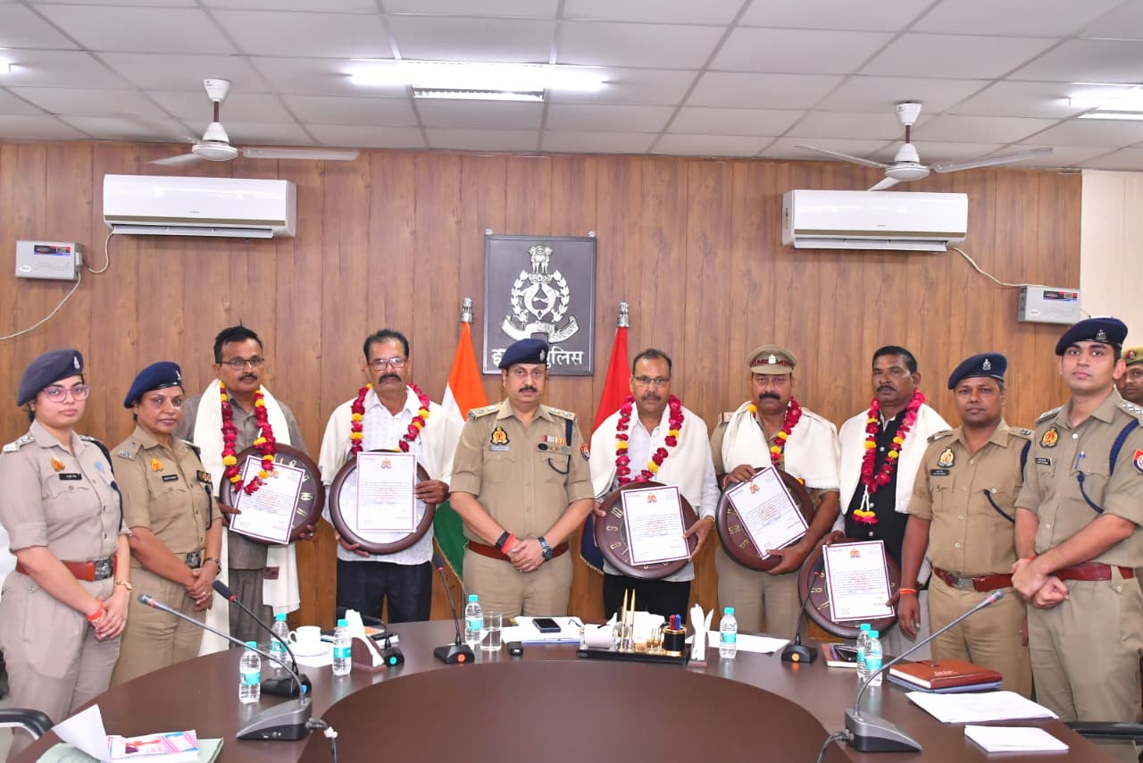 एसएसपी ने सेवानिवृत्त उपनिरीक्षकों को सम्मानित कर दी विदाई